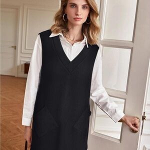 Black V-Neck Sleeveless Shift Dress with Pockets